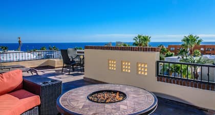 BOOK 7 NIGHTS, GET 15% OFF, SHORT WALK TO BEACH, GREAT LOCATION, PRIVATE POOL!
