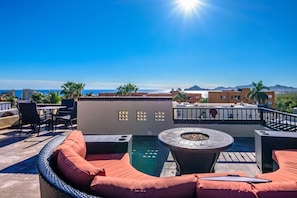 Outdoor dining - BOOK 7 NIGHTS, GET 15% OFF, SHORT WALK TO BEACH, GREAT LOCATION, PRIVATE POOL! (Cabo San Lucas)