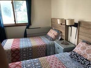 4 bedrooms, iron/ironing board, free WiFi, bed sheets