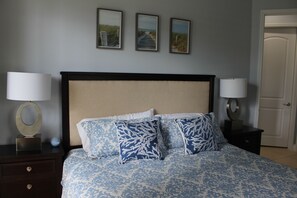 4 bedrooms, desk, iron/ironing board, travel crib