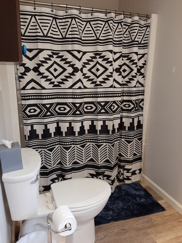 2 bed 2 bath Near Lake Access Hunt & Gather Lodge