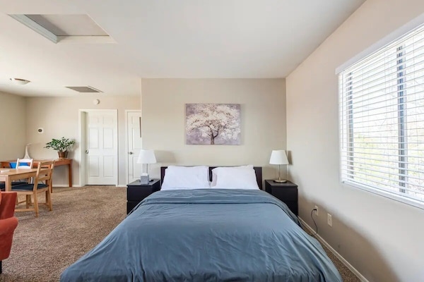 1 bedroom, desk, iron/ironing board, free WiFi