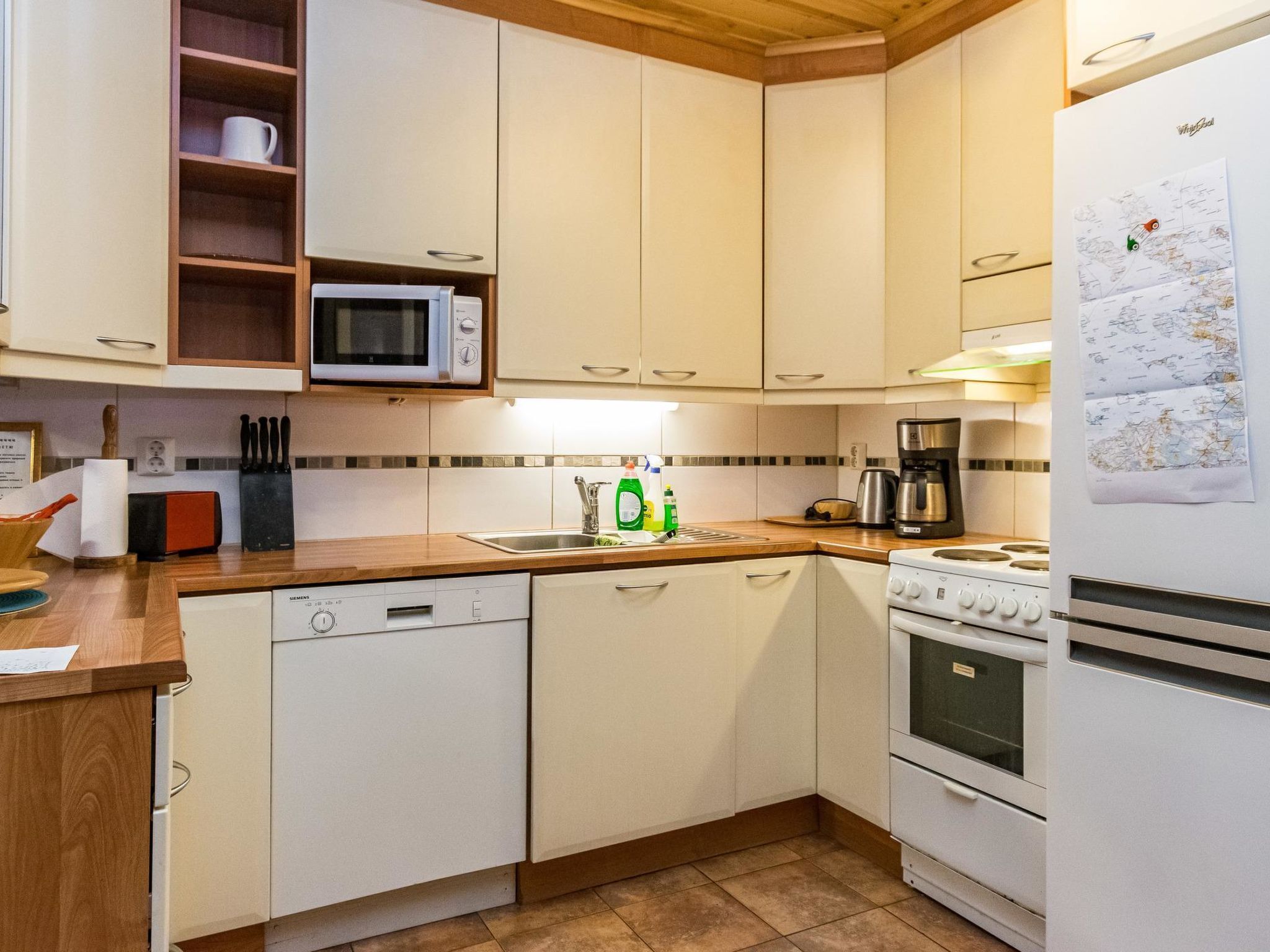 Fridge, microwave, dishwasher, cookware/dishes/utensils