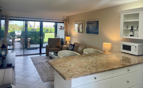Interior - OV 316 Golf Course View Condo - Paradise Vacation Rental in Ocean Village (Fort Pierce)