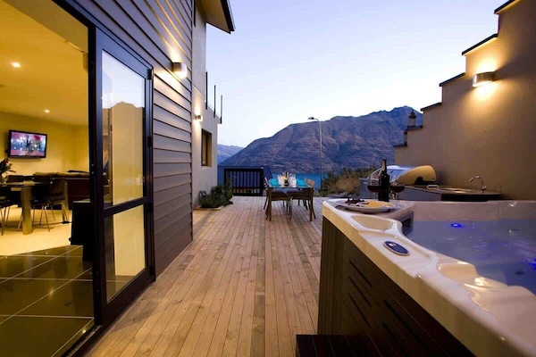 Hot tub