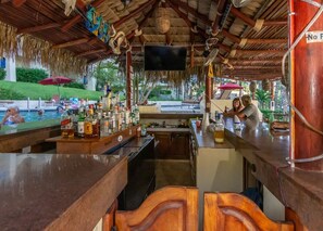 Bar (on property) - AWESOME OCEAN VIEWS, GREAT LOCATION, PERFECT VACATION (Cabo San Lucas)