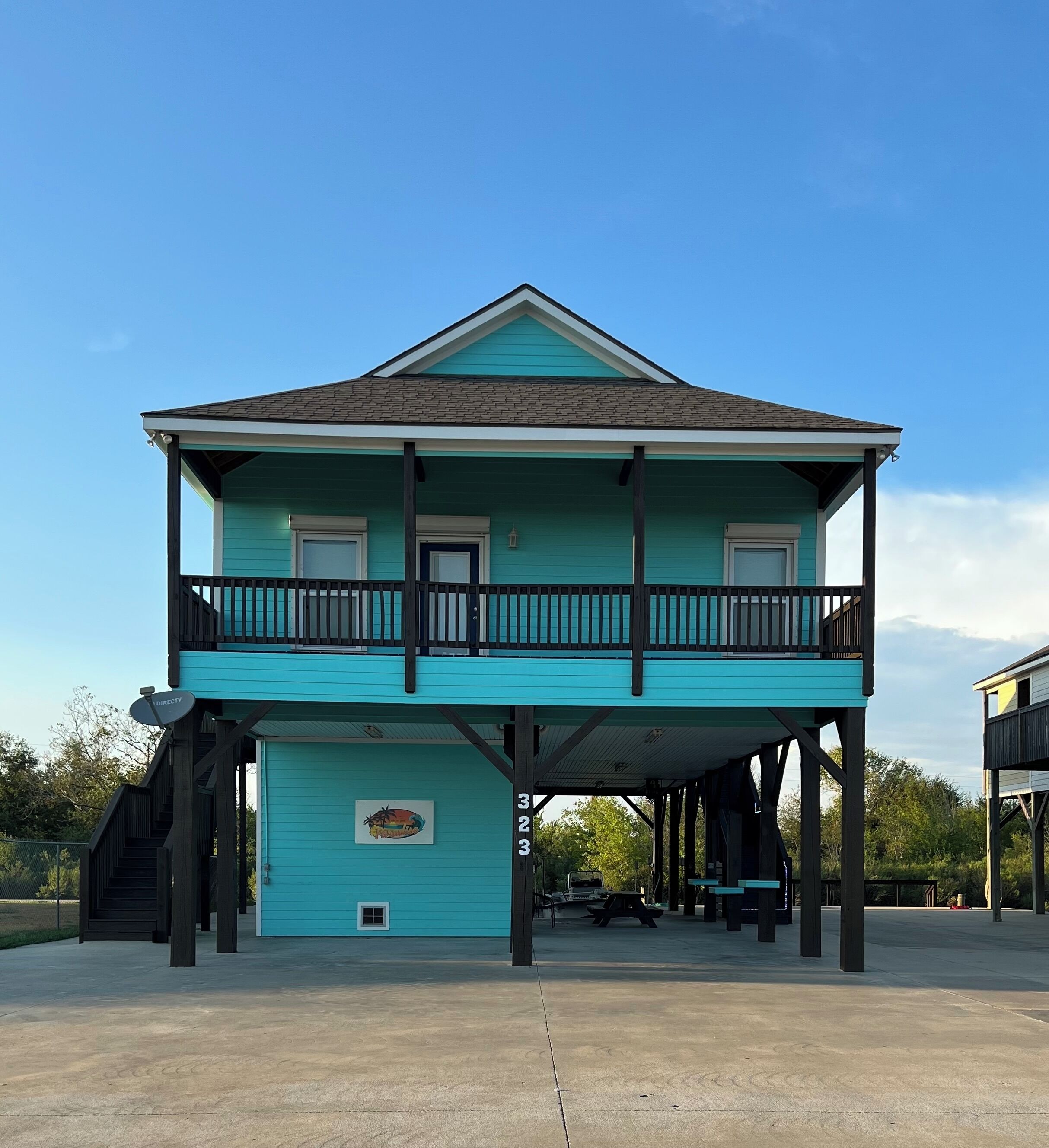 Canal home near great fishing, gambling,restaurants and the beach