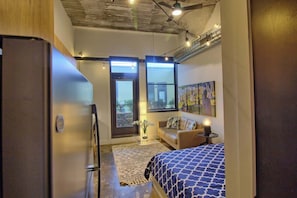 Desk, iron/ironing board, WiFi, bed sheets - Chic Ultramodern Minimalist Studio Loft + Patio (Saint Louis)