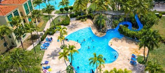 Renovated Penthouse at Aquatika - 5 Pools & Beach Access