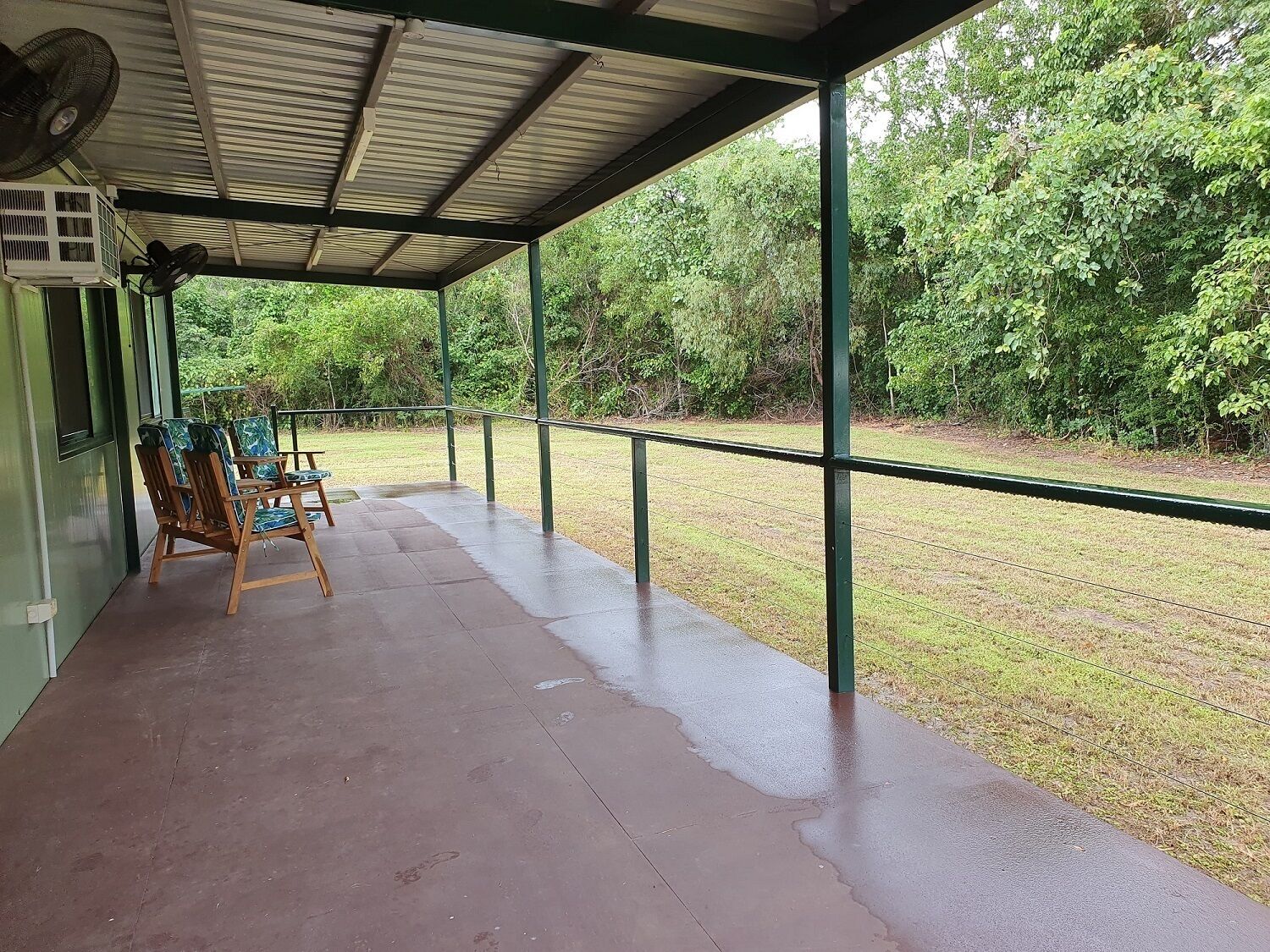 SEACLUDED-HOLIDAY HOUSE close to the beach  — image 4