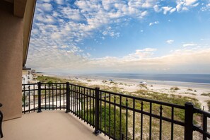 Property grounds - Oceanfront, Pool+Hot Tub, Game Room, Views | Steps to Beach | Lido by AvantStay (Hilton Head Island)