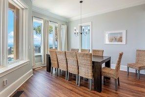 Dining - Oceanfront, Pool+Hot Tub, Game Room, Views | Steps to Beach | Lido by AvantStay (Hilton Head Island)