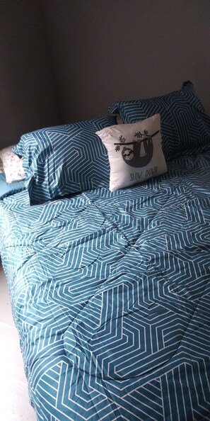 3 bedrooms, iron/ironing board, free WiFi