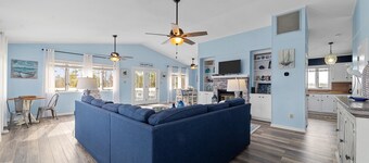 Seagulls Seaport- Pet Friendly, Waterfront, Slip