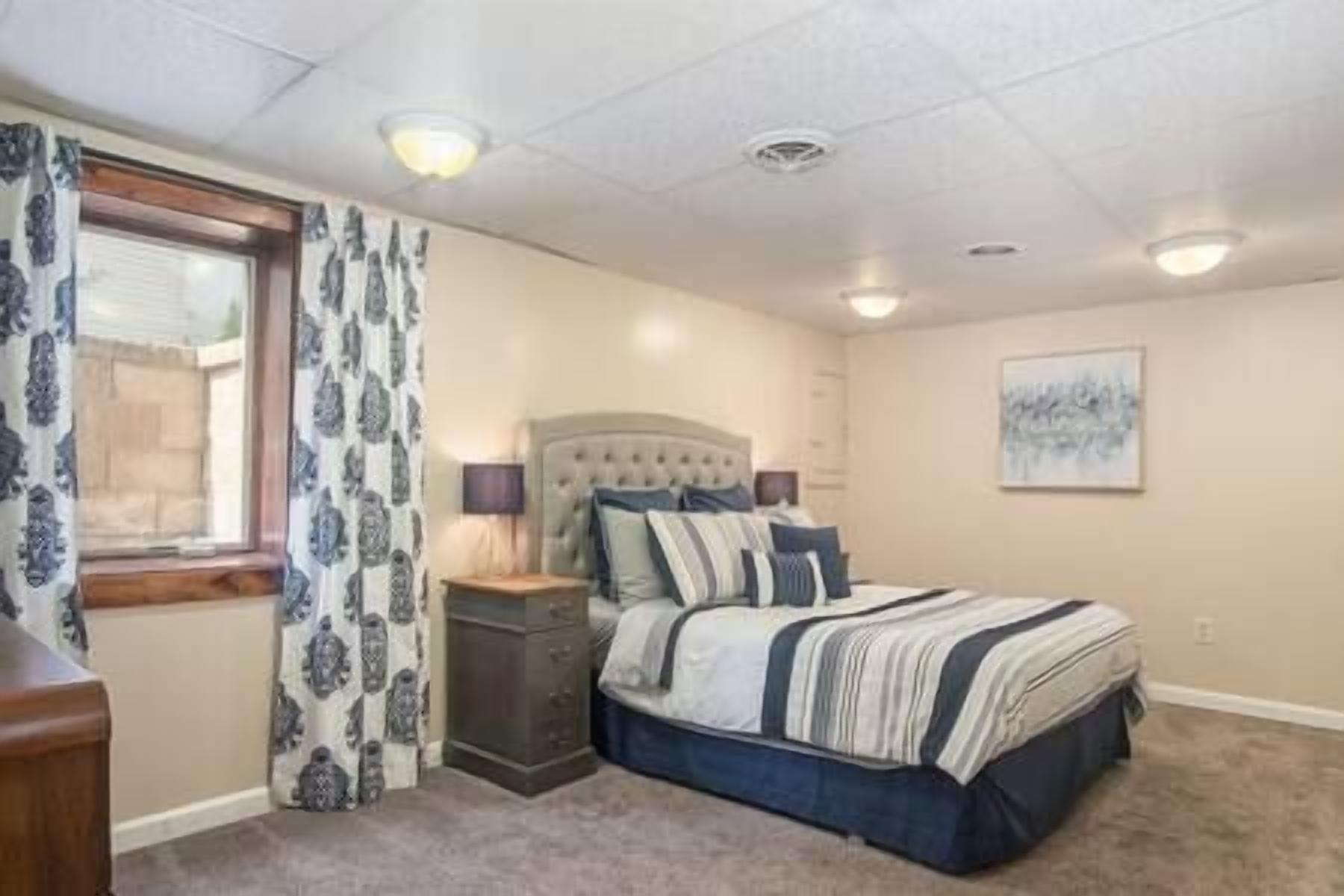 1 bedroom, desk, iron/ironing board, WiFi (free)