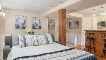 1 makuuhuone, silitysrauta/-lauta, vauvan matkasänky, Wi-Fi