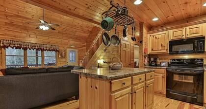 "The Knotty Pine" - Your perfect cabin getaway!