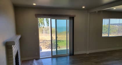 3 bedroom home with bay views Only minutes away from Napa and San Francisco/Napa