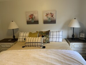 3 habitaciones, tabla de planchar con plancha, wifi y ropa de cama