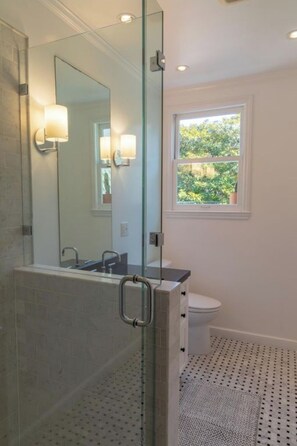 Bathtub - 5 bedroom SF dream home with ocean and Golden Gate Bridge  views (San Francisco)