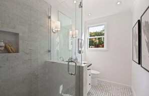 Bathtub - 5 bedroom SF dream home with ocean and Golden Gate Bridge  views (San Francisco)