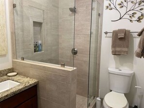 Hair dryer, towels - Lae Nani 336 Ocean Views & Attractive Rates (Kapaʻa)