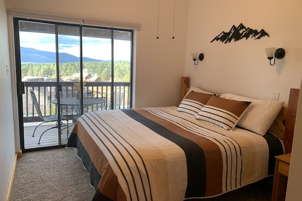 3 Schlafzimmer, Schreibtisch, Bügeleisen/Bügelbrett, kostenloses WLAN