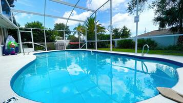 Udendørs pool, opvarmet pool