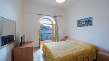 4 slaapkamers, een kluis op de kamer, een strijkplank/strijkijzer