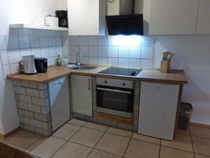 Fridge, oven, dishwasher