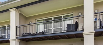 Apollo Quays Apartment