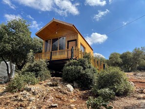 Exterior - Live amid nature in the most beautiful Ajloun Hut (Ajloun)