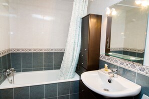 Bathtub, bidet - 4 bedroom apartment just 2.5 km from Playa San Juan (San Juan de Alicante)