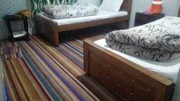 Deluxe Twin Room | Iron/ironing board, free WiFi, bed sheets