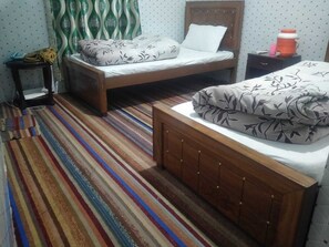 华丽双床房 | 熨斗/熨板、免费 WiFi、床单