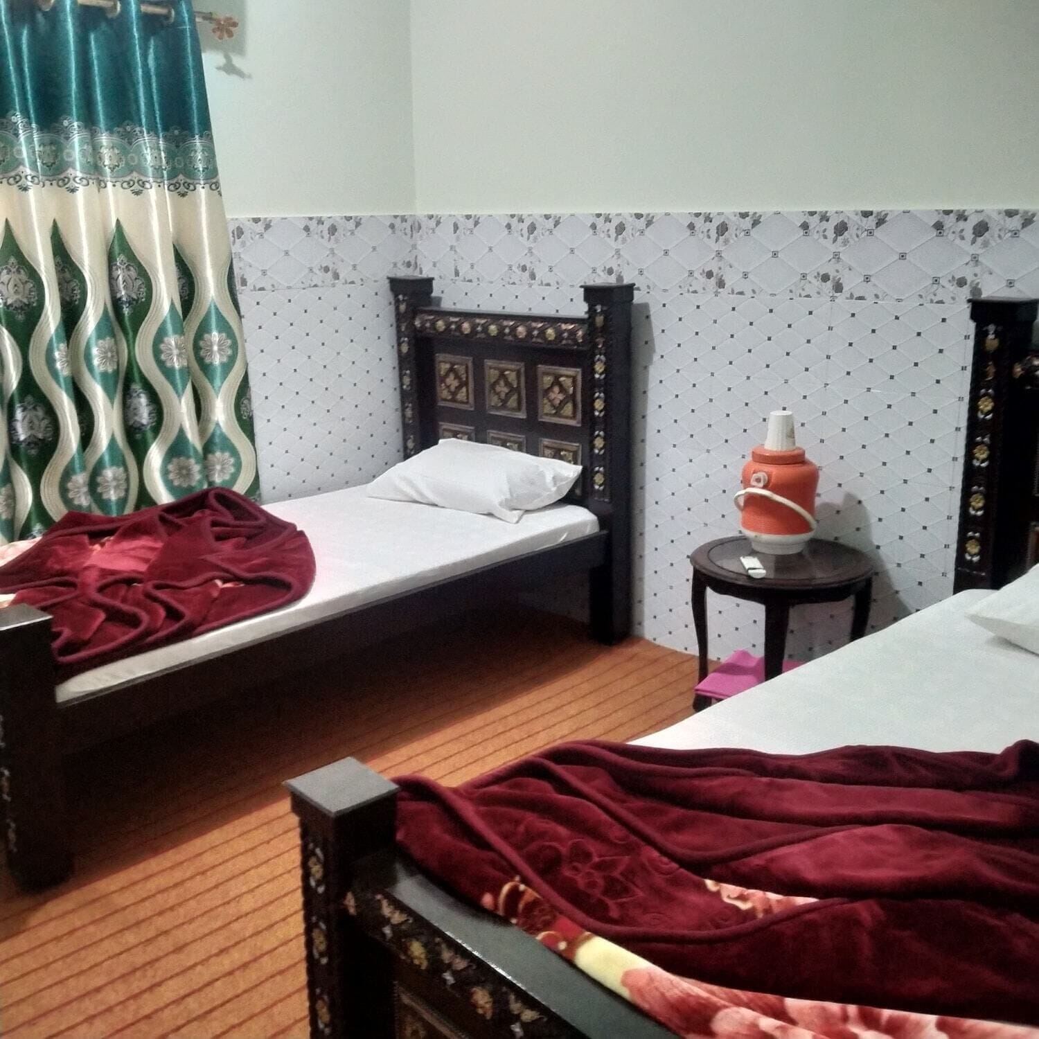 deluxe twin room | iron/ironing board, free wifi, bed sheets