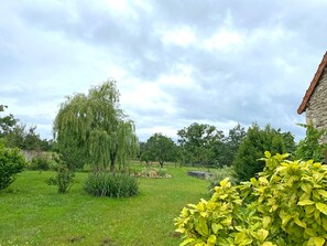 Property grounds - Charming cottage with spa and garden, pets allowed (Saint-Bonnet-de-Rochefort)