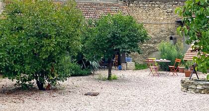 GĂźte charmant avec spa et jardin, animaux admis