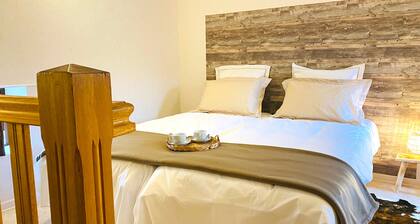 Gßte cosy avec spa, grand jardin, proche de la riviÚre Sioule - idéal pour famille et relaxation