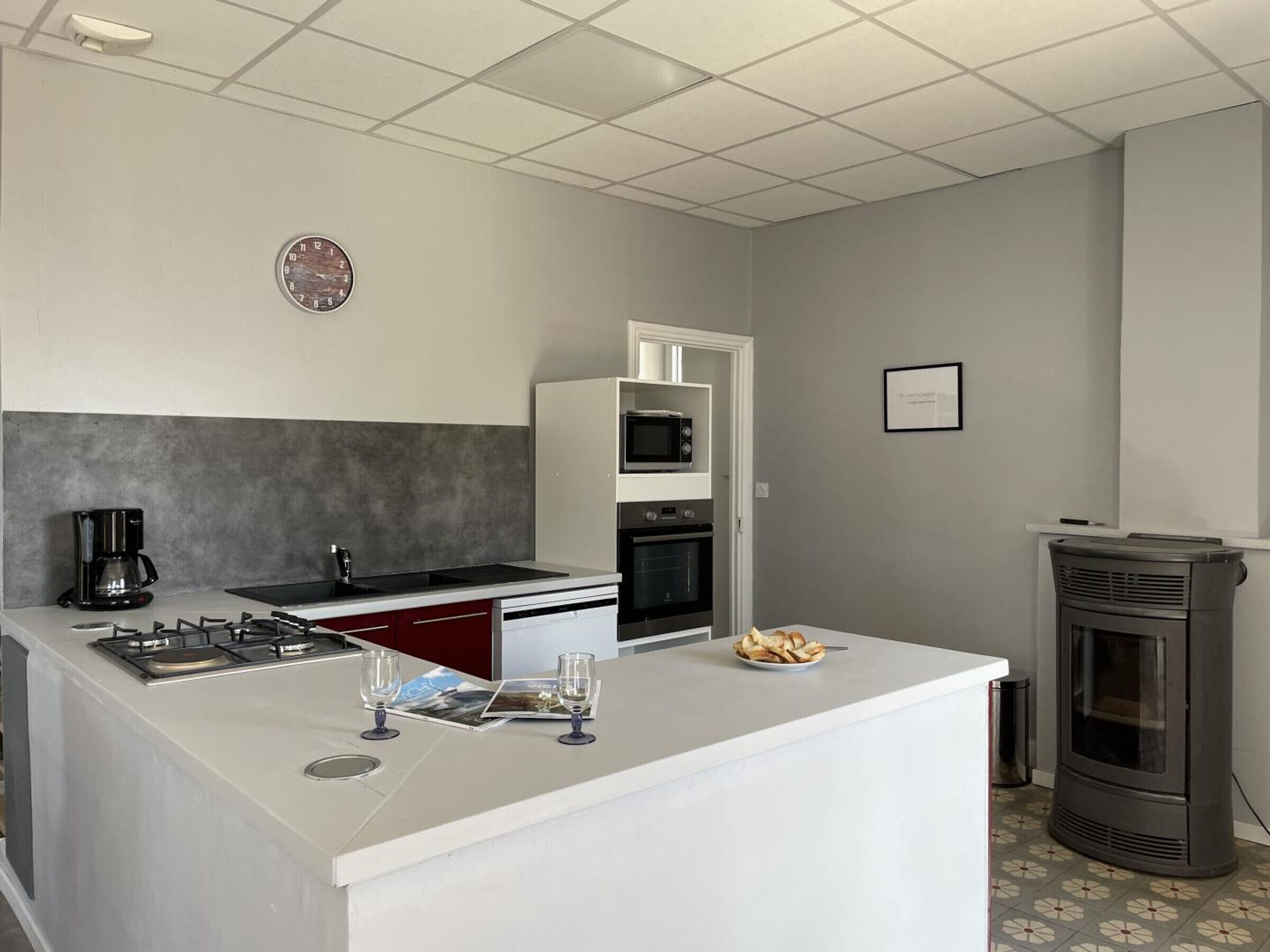 Frigorifero, microonde, forno, lavastoviglie