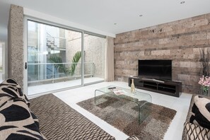 TV connectée, table de tennis de table