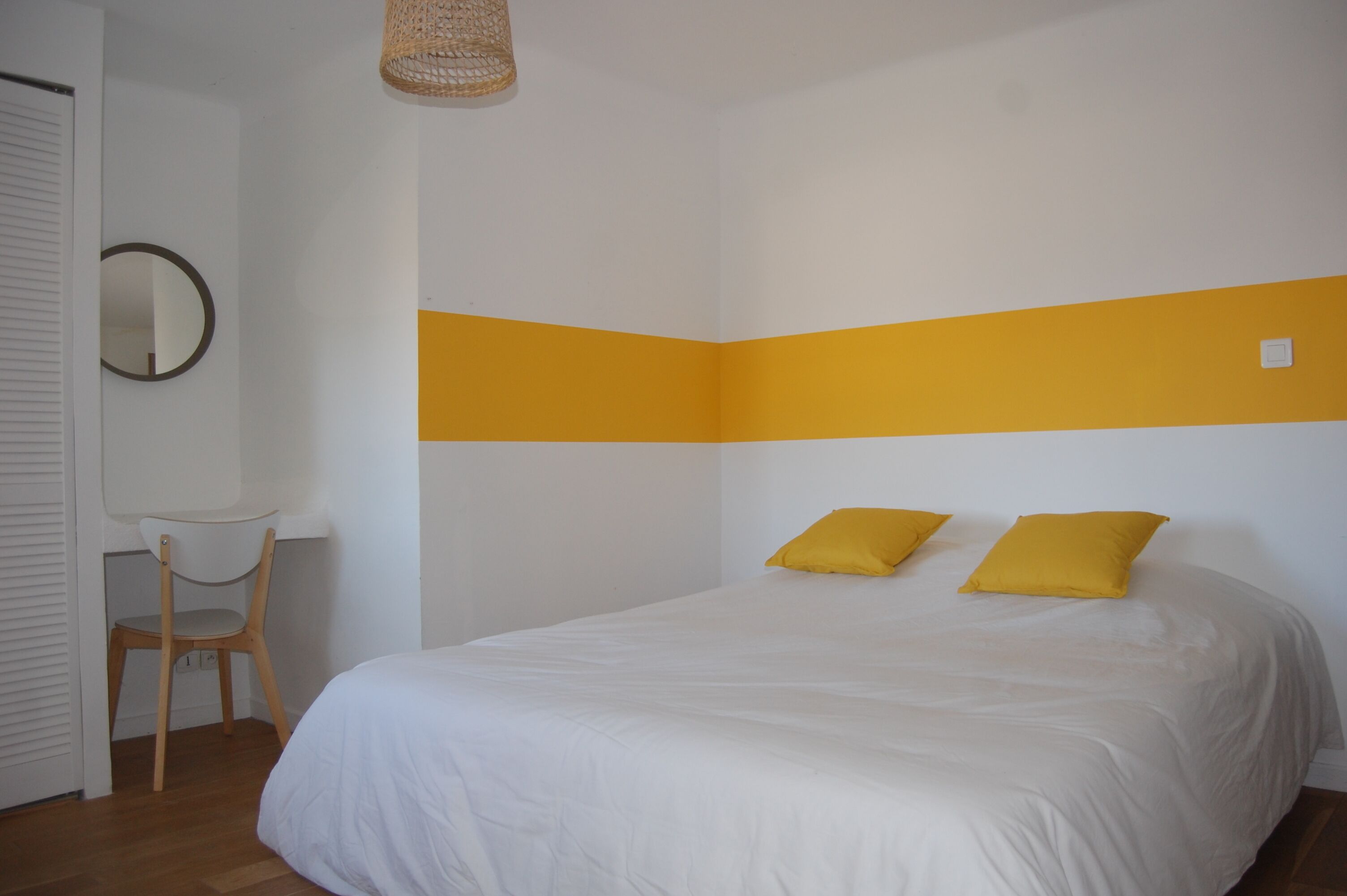 4 bedrooms, desk, iron/ironing board, travel crib