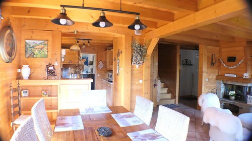 La Chevrière, beautiful log chalet, panoramic view, near Megève
