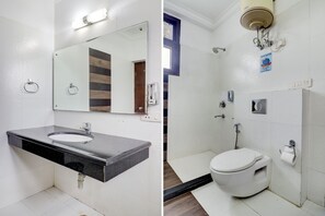 Shower, free toiletries, slippers, towels - Hotel Green Wood By Dreamz Hospitality (Gurugram)