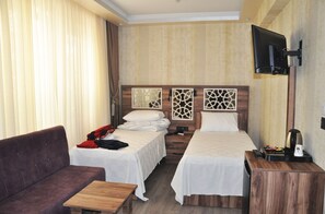 Dobbelt- eller tomannsrom – classic | Minibar, blendingsgardiner, lydisolert og wi-fi (inkludert)