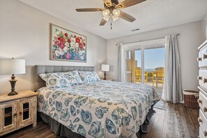 4 bedrooms, desk, iron/ironing board, free WiFi