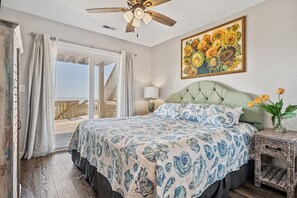 4 bedrooms, desk, iron/ironing board, free WiFi - Oceanfront home with beautiful views (North Topsail Beach)