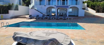 Stunning Apartment With Pool Close to Estepona, ES
