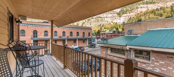 Charming Top Floor Downtown Ouray Retreat | Spectacular Views