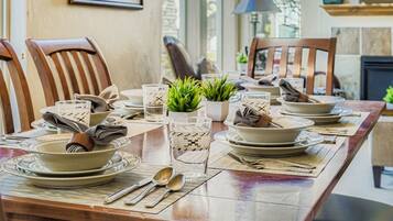 Condo, 3 Bedrooms | Dining